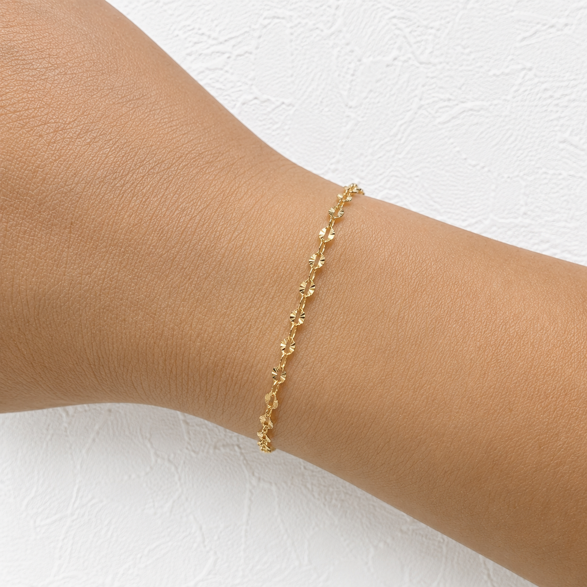 Embossed O’ Chain
